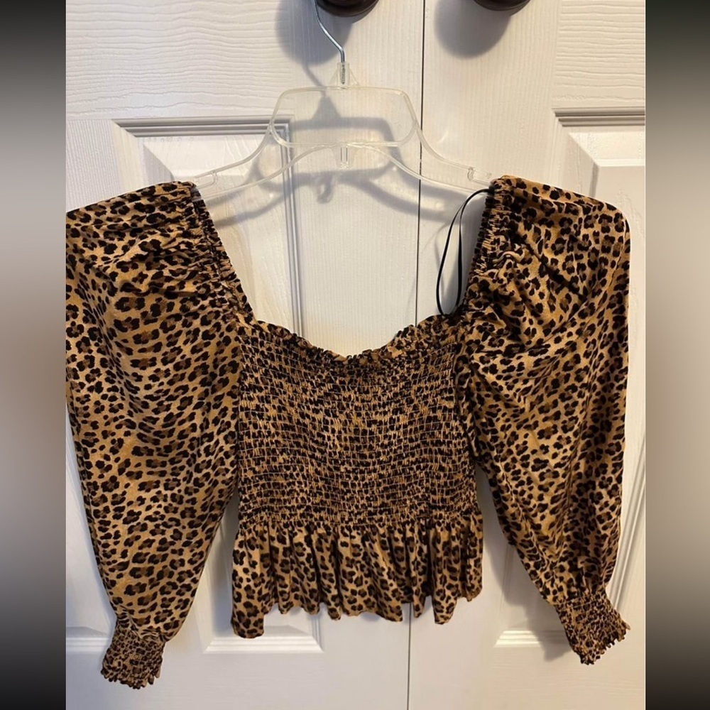Francesca’s Cheetah Long Sleeve Blouse Size M